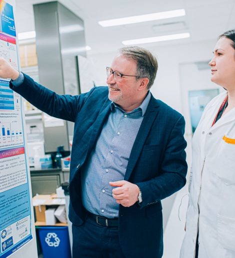 Evguenia Nepotchatykh and Alain Moreau in lab