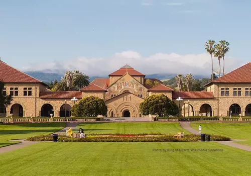Stanford_Oval_May_2011_panorama-crop-small.webp